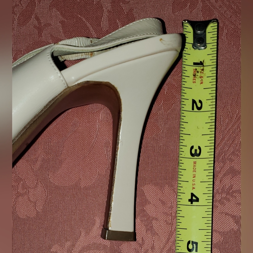 Louis Vuitton Women's Cream Leather Slingback Pumps 8 1/2 M - Picture 14 of 16